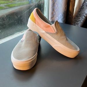 Vans Women’s platform Slip on Sz 7 1/2 Brand New